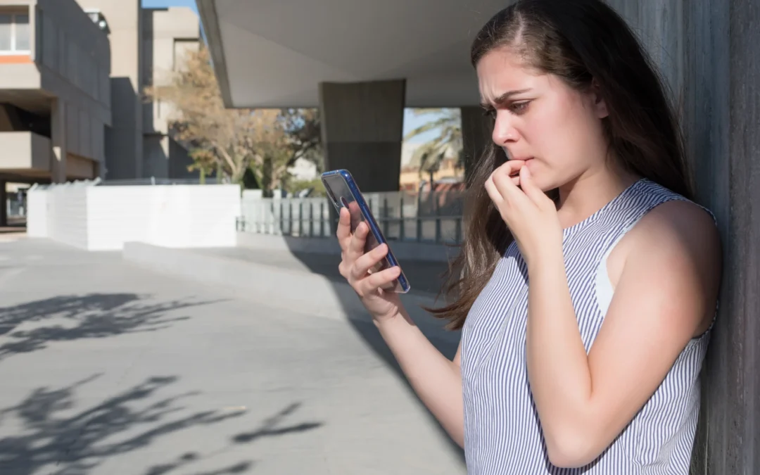 Single Woman Finally Finds Courage To Send Message After Matching With Same Man 9 Times