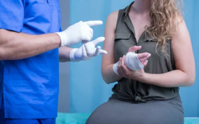 Doctor Warns of Alarming Rise in ‘Tinder Finger’ Cases as Daily Swiping Hits 90 Minutes