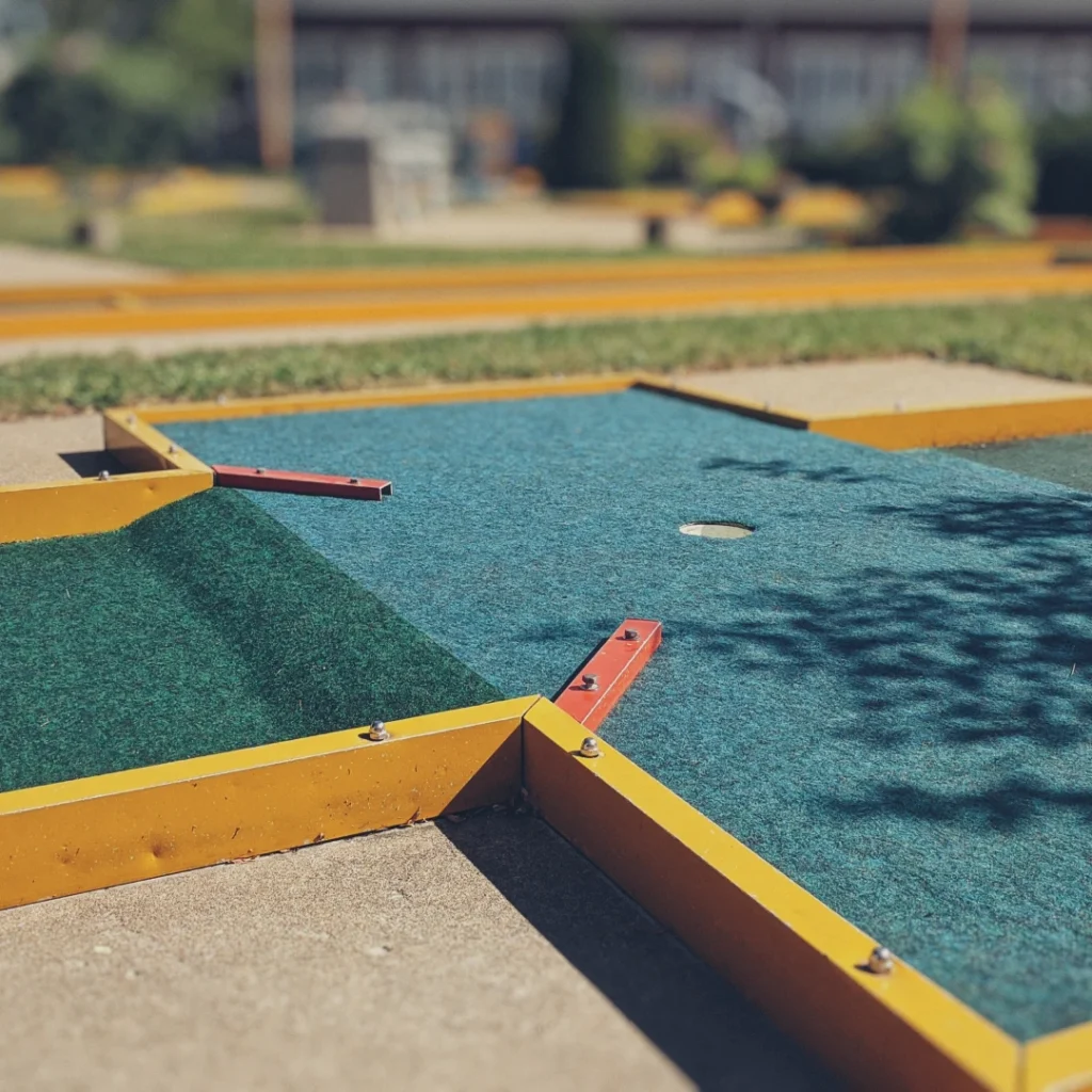 Mini golf course